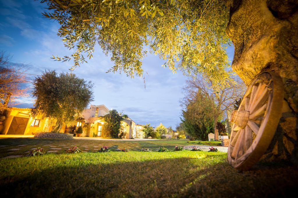 Le Querce Di Mamre Villa มันเฟรโดเนีย ภายนอก รูปภาพ